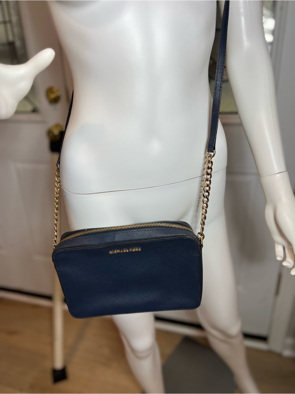 Michael Kors Navy Saffiano Leather Crossbody with Gold Chain see callout
